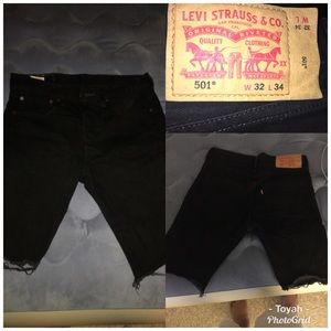 Men’s distressed Levi shorts